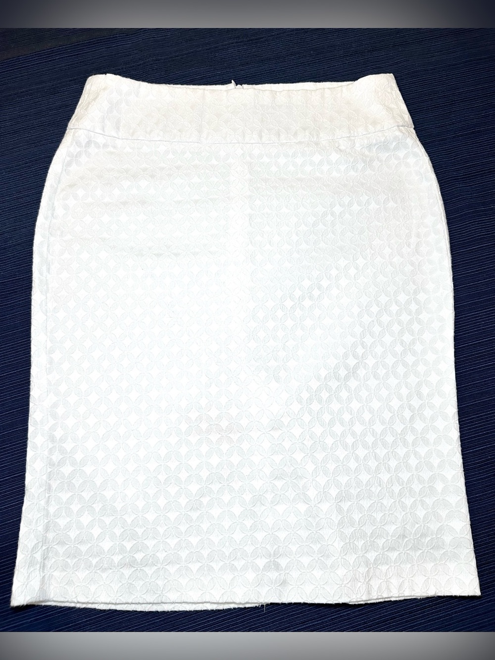 Soho Apparel White Textured Pencil Skirt Sz 6
